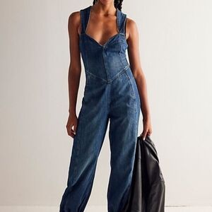 Free People We The Free Denim Wide Leg Jumpsuit Size M Boho Sleeveless Zip Back